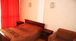 Гостиница Pansionat Laskovy Bereg Алушта Двухместный номер с 1 кроватью или 2 отдельными кроватями и видом на море-4