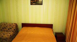 Гостиница Pansionat Laskovy Bereg Алушта Двухместный номер с 1 кроватью или 2 отдельными кроватями, боковой вид на море-4